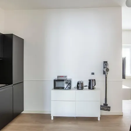 - 8 Posti Con Sauna Palestra E Garage Lecco