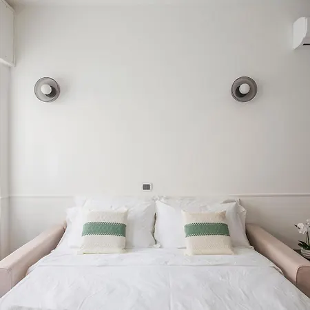 - 8 Posti Con Sauna Palestra E Garage Lecco