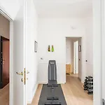 - 8 Posti Con Sauna Palestra E Garage * Lecco