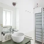 - 8 Posti Con Sauna Palestra E Garage *