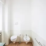 Lägenhet - 8 Posti Con Sauna Palestra E Garage *