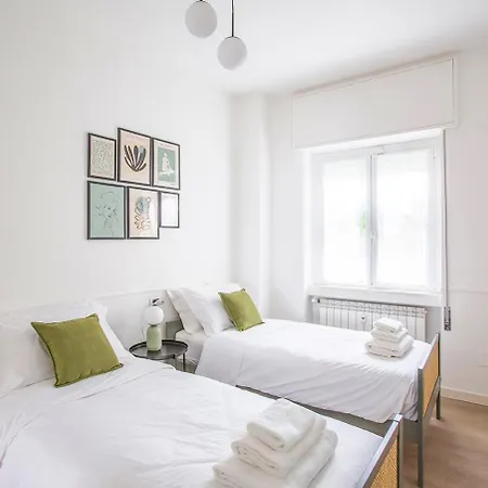 - 8 Posti Con Sauna Palestra E Garage