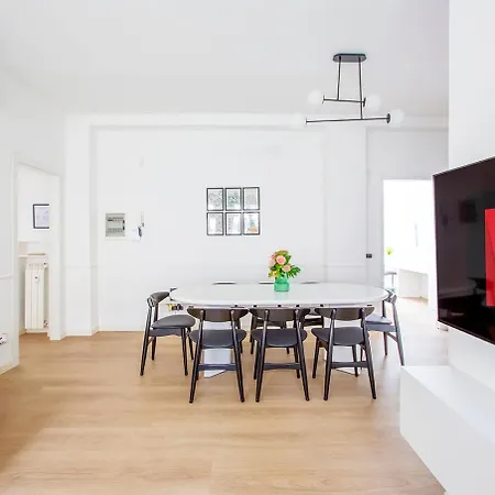 - 8 Posti Con Sauna Palestra E Garage Lecco