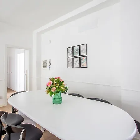 - 8 Posti Con Sauna Palestra E Garage Lejlighed