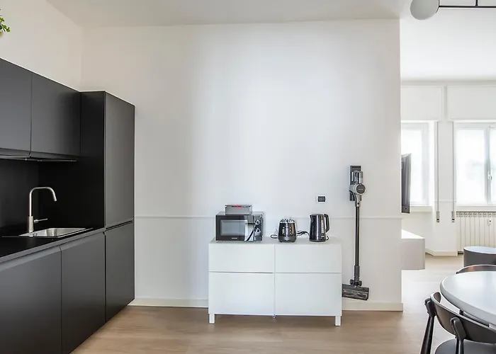 - 8 Posti Con Sauna Palestra E Garage Lecco