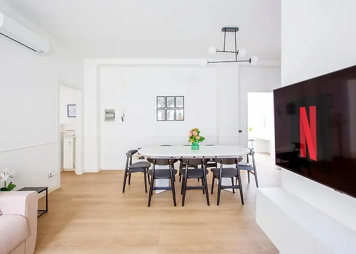 - 8 Posti Con Sauna Palestra E Garage Lecco