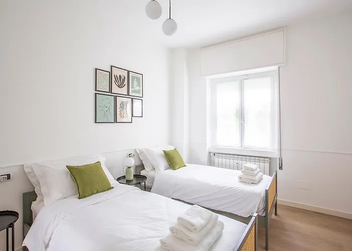 - 8 Posti Con Sauna Palestra E Garage