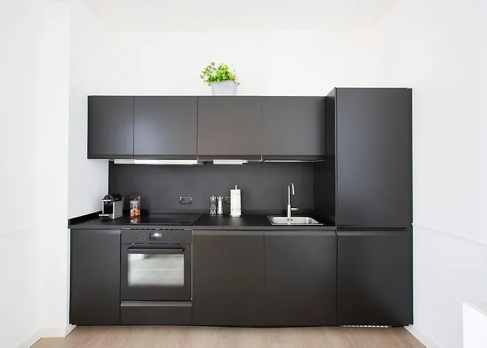 - 8 Posti Con Sauna Palestra E Garage Lecco