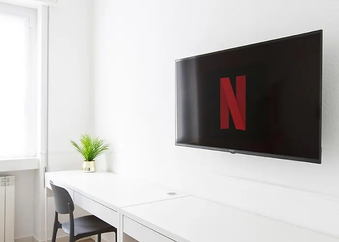 - 8 Posti Con Sauna Palestra E Garage Lägenhet